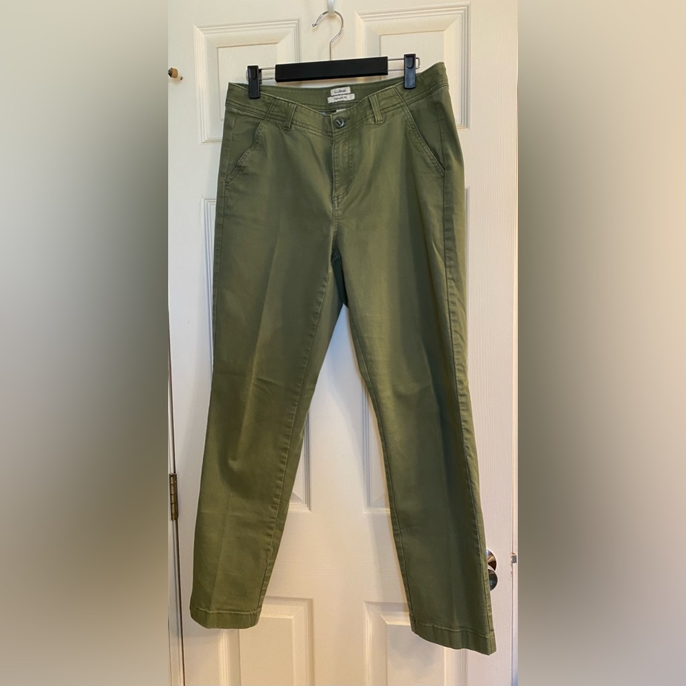 LL Bean Women’s Size 8 Olive Green pant